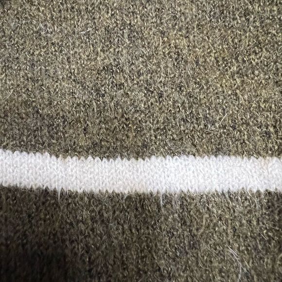 T Tahari Green White Stripe Oversized V Neck Sweater Wool Mohair Blend Sz S NWT - Picture 11 of 14